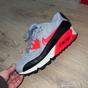 Nike air max sneakers, women’s size 6